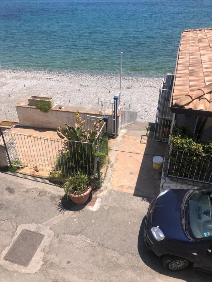 Beach Apartments Patrizia 陶尔米纳 外观 照片