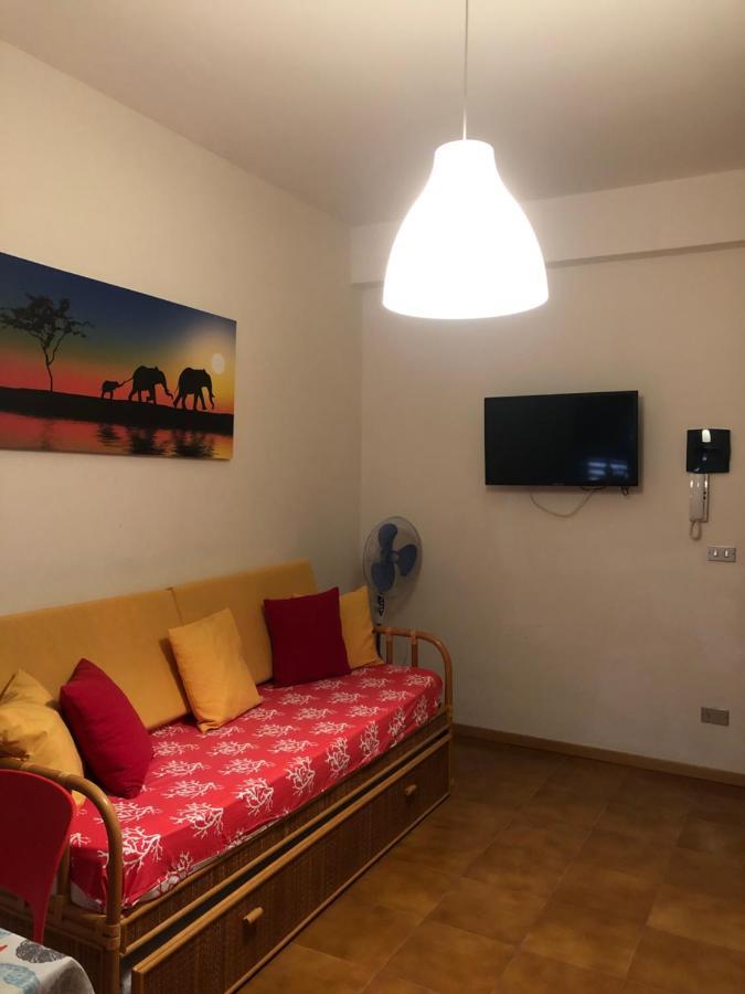 Beach Apartments Patrizia 陶尔米纳 外观 照片