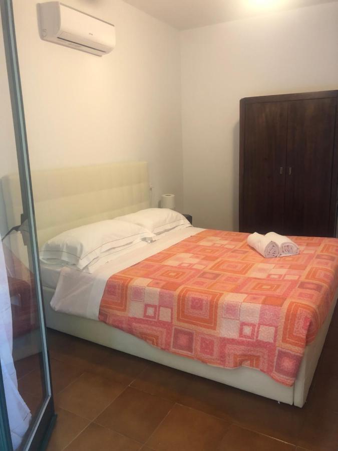 Beach Apartments Patrizia 陶尔米纳 外观 照片