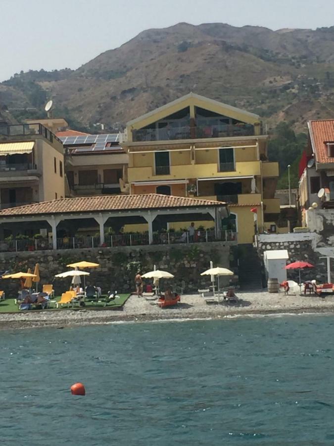 Beach Apartments Patrizia 陶尔米纳 外观 照片